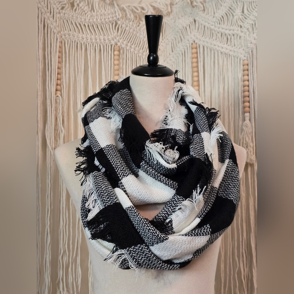 Scarf - Picture 5 of 5